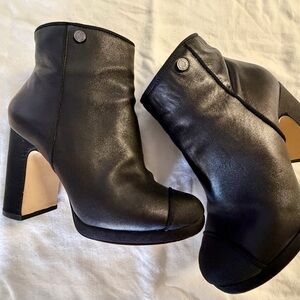 Elegant Black Ankle Boots